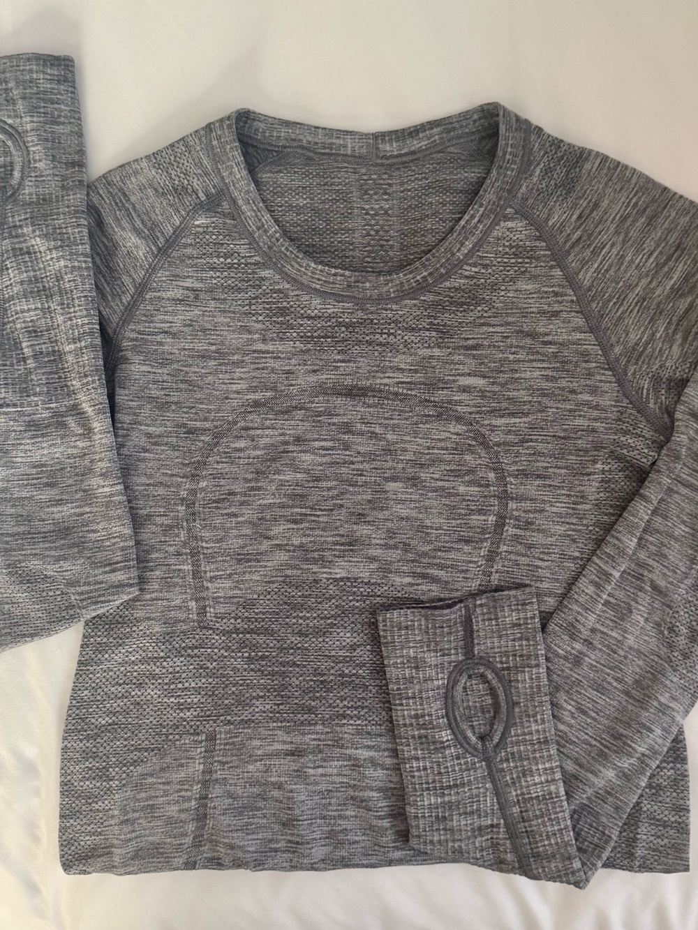 LuLuLemon Women's Gray Seamless Long-Sleeve Tee